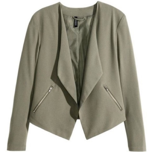 Divided by H&M olive green crepe jacket
Size 2 - Picture 2 of 5